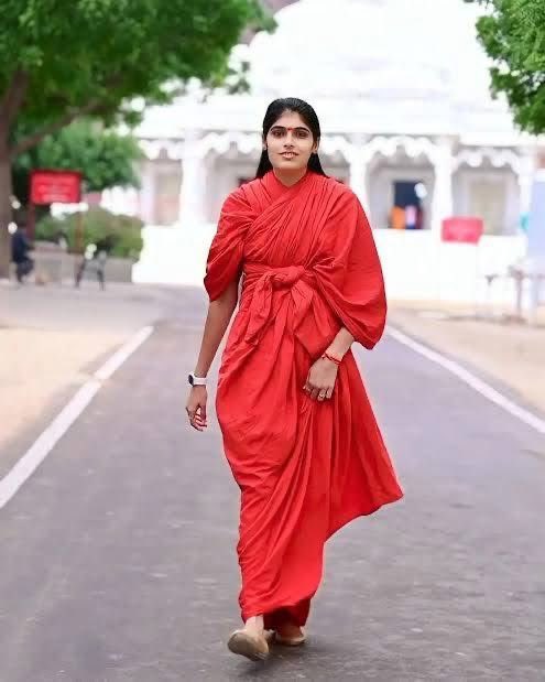 मुख्यमंत्री श्री <a href="/BhajanlalBjp/">Bhajanlal Sharma</a> जी व <a href="/PoliceRajasthan/">Rajasthan Police</a> के DGP संज्ञान लेवे,जोधपुर स्थित एक अस्पताल में साध्वी प्रेम बाईसा की संदिग्ध परिस्थितियों में मृत्यु हो जाने के समाचार अत्यंत दुःखद है ,इस मामले की उच्च स्तरीय जांच करवाई जाए |
ईश्वर से प्रार्थना है कि दिवंगत पुण्यात्मा को