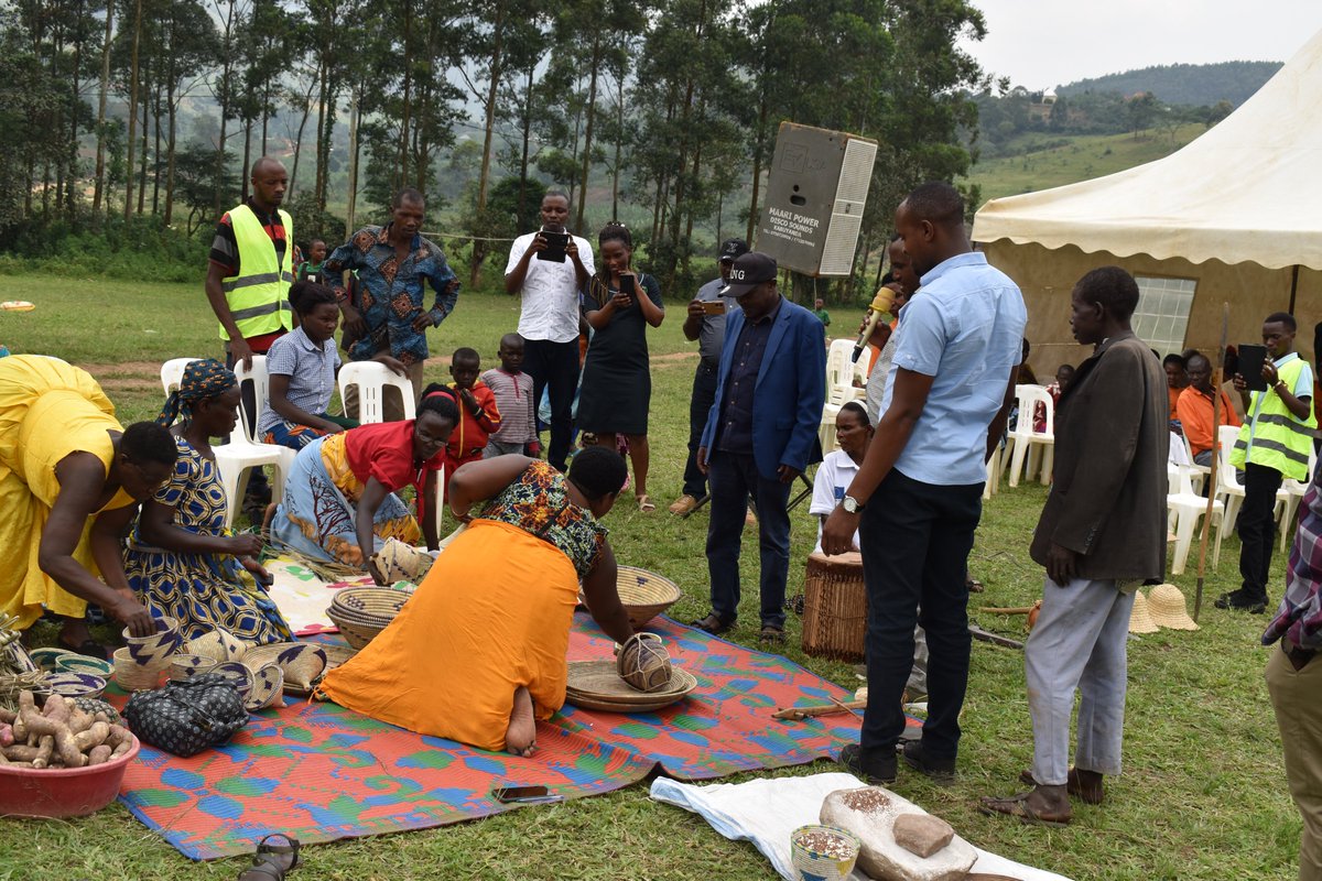 CICD_Uganda's tweet photo. Creating lasting impact in the rural communities of Buhweju district involves addressing significant infrastructure gaps, enhancing agricultural productivity, and empowering vulnerable groups through sustainable, community-led initiatives.
#Transformativeprojects
#CICDUganda https://t.co/iOkiLd5eO1