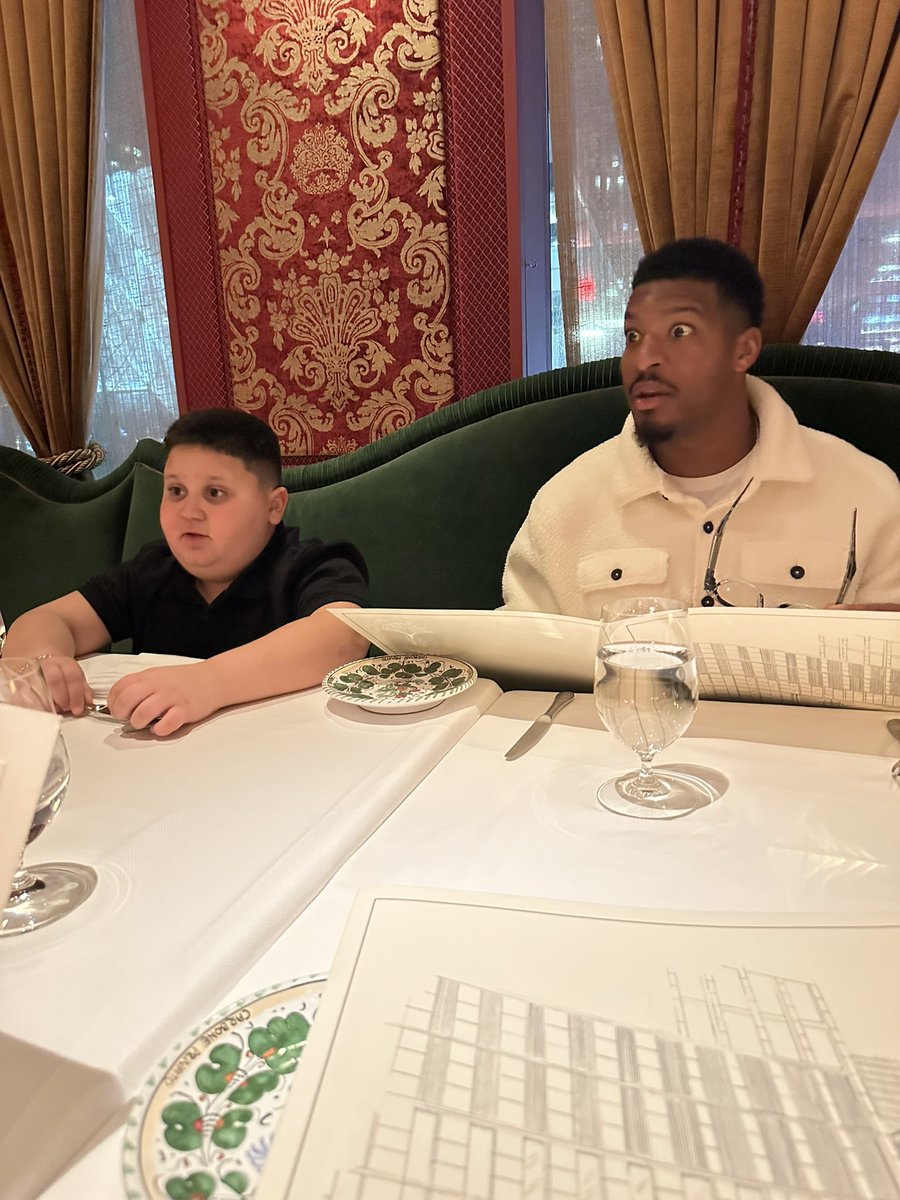 Da_Rizzler419's tweet image. Rizz and Happiness!! 🤫🤔💪🥂