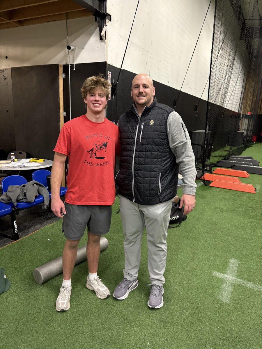 Thanks coach <a href="/CoachEndsley77/">Loren Endsley</a> for stopping by today to watch me workout.
Looking forward to junior day!