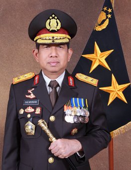 Bapak Safaruddin ini yang kemaren mencecar Kapolres Sleman di ruang rapat Komisi III DPR. Beliau purnawirawan mantan Kapolda Kalimantan Timur 2015-2018, berpangkat Irjen. Pantes beliau bilang "Kalau saya yg jadi Kapolda anda, saya jamin anda tidak akan sampai ke ruangan ini"