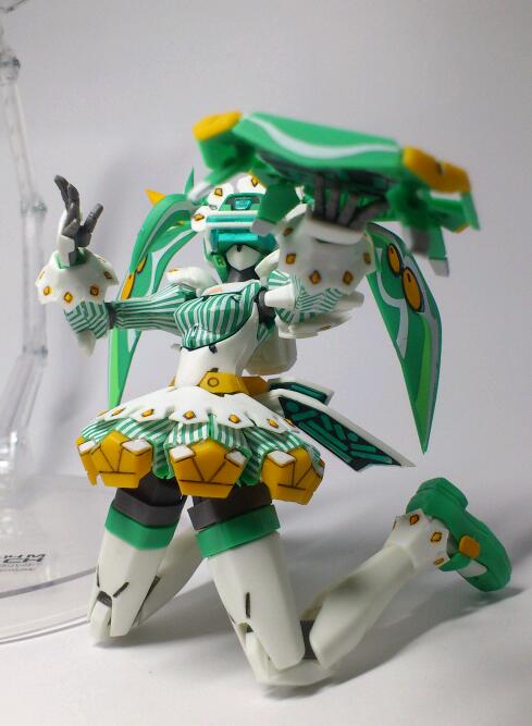 ハセガワのフェイ・イェンが再販されますが。
昨今の美プラの感覚では作れないというのを覚悟してご購入を。

これは僕がデカールと部分塗装で作ったものですがとても大変でした。
なおかつ接続ピンも頼りない細さだったり関節保持力も弱かったりします。
ブンドドに向いたキットではありません。 