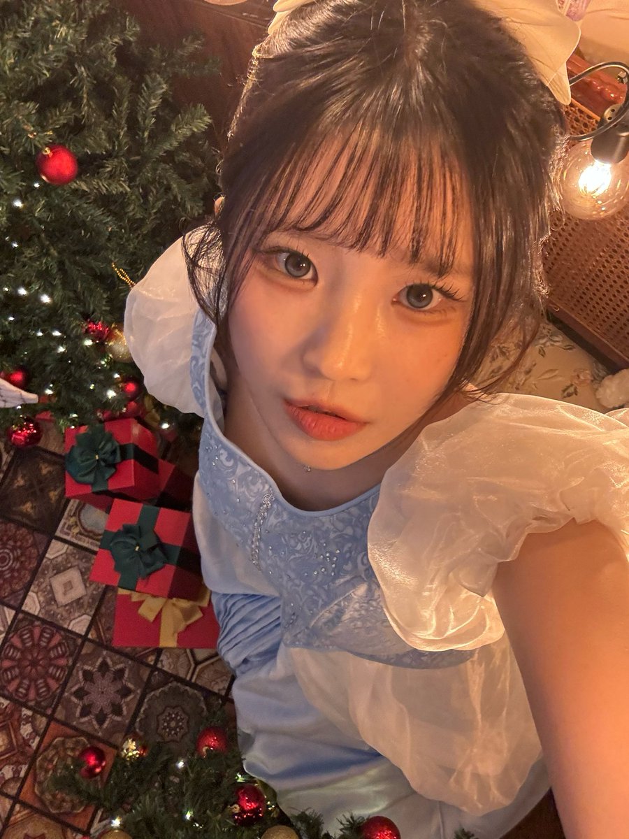 treecount's tweet image. 송데렐라💛☘️🍀

#프로미스나인 #fromis_9
#플로버 #songhayoung #hayoung