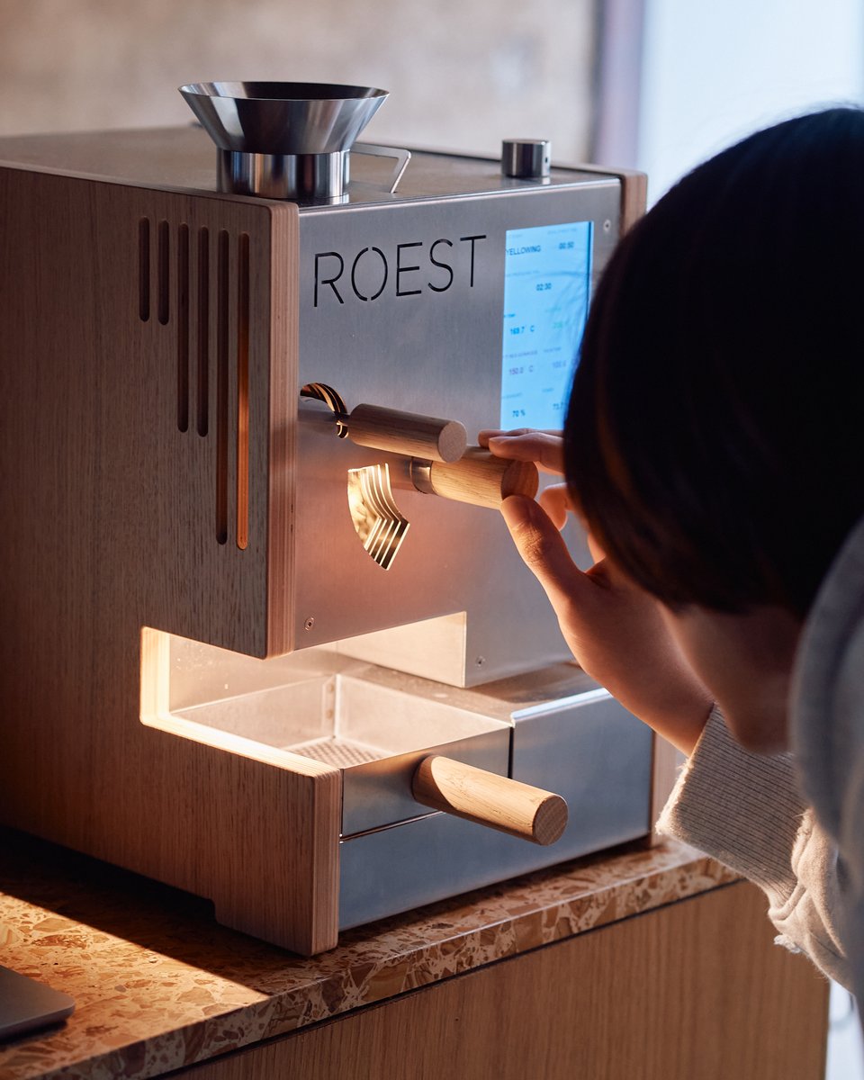kurasujp's tweet photo. ROEST L100 Plus、国内販売開始。

Kurasuでは実機を長期間使い、検証した上で扱っています。

BBP（Between Batch Protocol）と多点温度センサーにより、サンプル焙煎を感覚ではなく、比較可能な条件に揃えられるロースターです。
https://t.co/TVHAXoJiHk https://t.co/fjBgbK8yp0