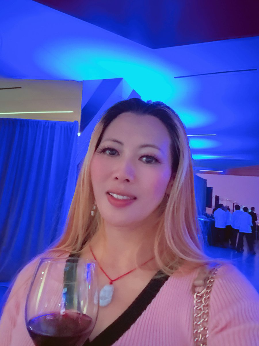 TangEstate's tweet photo. #SFAR #sanfranciscoassociationofrealtors installation event in #SFMOMA #sanfrancisco nice #venue and great #food , from #sanmateoeventcenter see #valleyball #competition with family early so I even don’t have time to change , wearing Ellie Mei - https://t.co/sHqyI1Ycgw #fauxfurcoat to attend both #events ! If u like to try #HighFashionLowPrice #outfits you are welcom to our #grandopeningevents hold in this #saturday afternoon 3:30-6:30PM #lifeisbeautiful see you all ! By #HellenTang ( https://t.co/XRgSOrC11X)
*
*
*
#hellentangrealestate #hellentang #actrealtyandfinancegroup #actrealtyfinancegroup #realestateagent #realtor #broker #loanofficer #bayarea #listingagent #buyersagent #loanbroker #realestatebroker #sanfranciscorealtor #siliconvalleyrealestateagent #propertymanagement #investment #selfie
#美国加州旧金山房地产经纪人 #美国加州房地产经纪商
#elliemei #elliemeidesign #fashionicon #fashionista #fashionclothing