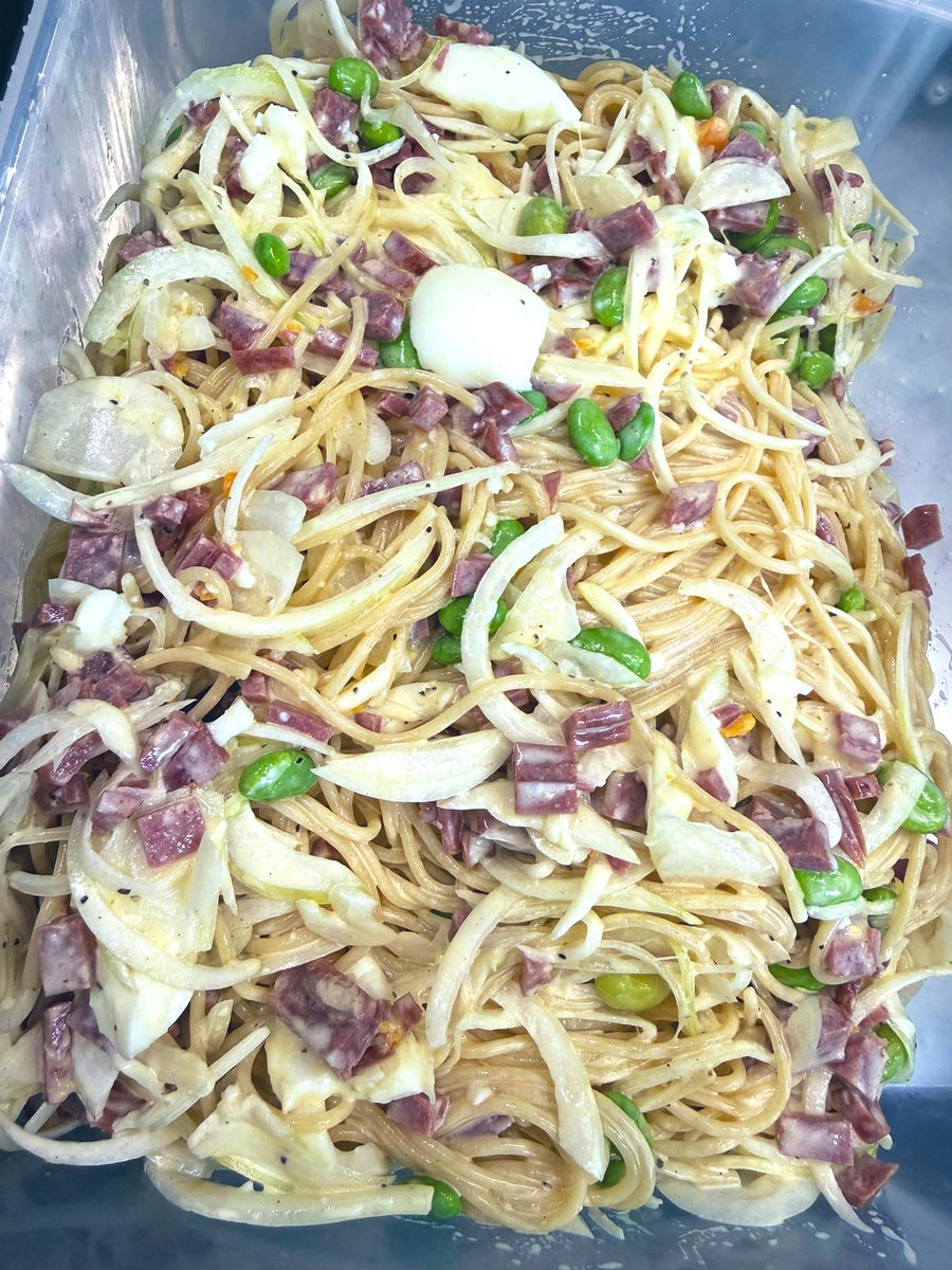 サラミサラダ様 素敵な紳士様に頂いた 超ロングなサラミ🧡 サラミのスパゲティサラダに