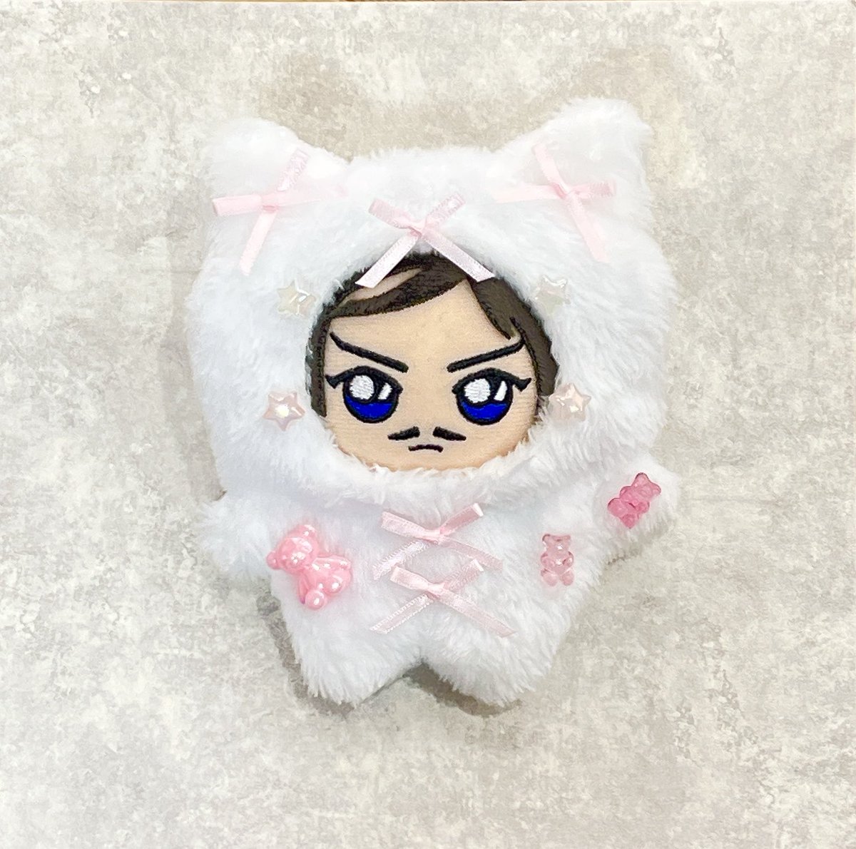 むすめの推しぬい用にリメイクしてあげた着ぐるみだけど、なぜ35歳のチョビ髭故事成語おじさんにも似合うのですか。もうこれサン○オじゃん…サン○オにいるキャラじゃん。。