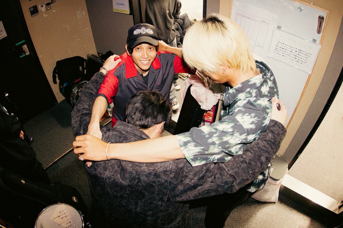 .

(( 明日ビッグなライブのお知らせあり...✈️ ))

#リアクションザブッタ