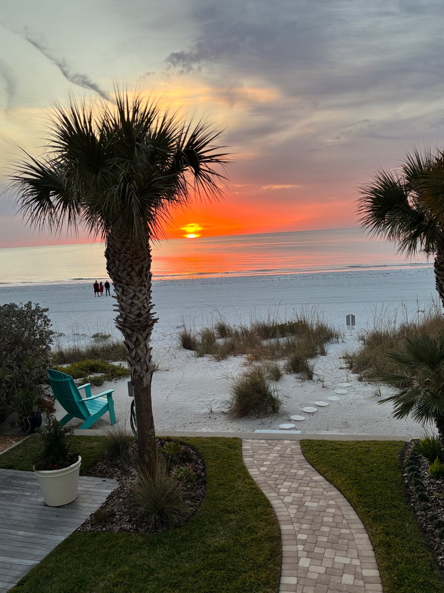 Randy Overbeck tweet media