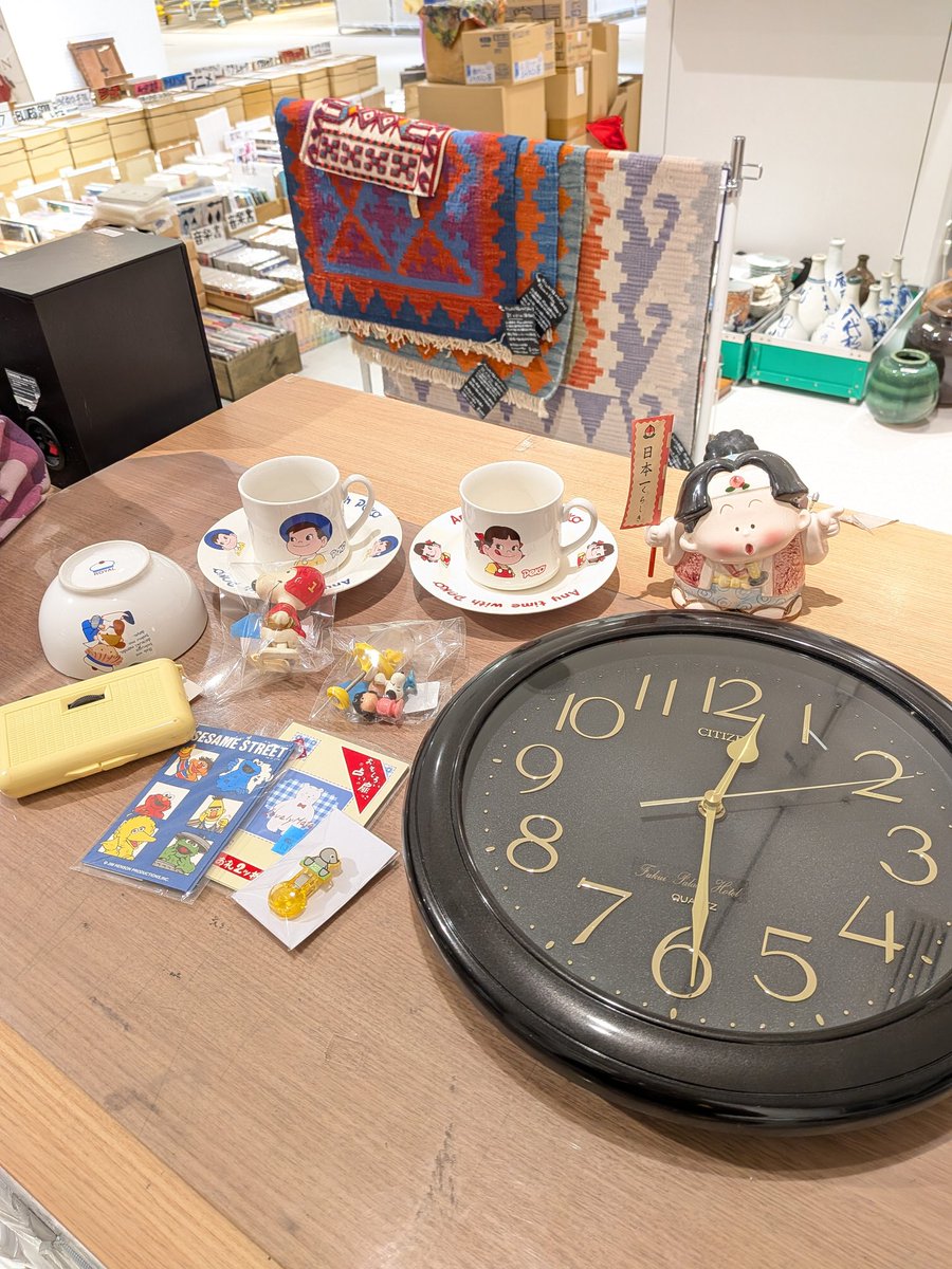 _roomik_'s tweet photo. こちらヴィンテージマーケットの新入荷です☆
毎日10時〜20時OPEN☆
よろしくお願いします🙇 https://t.co/YwoFbCa7zd