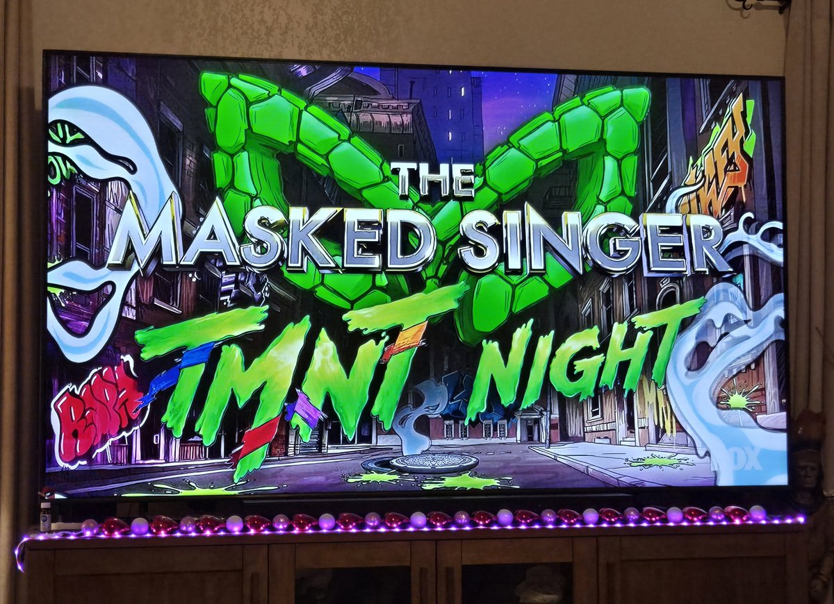 mariahpicon397's tweet image. TMNT Night is one of my favorite themed nights on my favorite show, @MaskedSingerFOX tonight! 📺🐢🐀💙💜❤️🧡🥷🏼🍕

#themaskedsinger #themaskedsingerfox #themaskedsingerseason14 #tmnt #teenagemutantninjaturtles #tmntnight #teenagemutantninjaturtlesnight