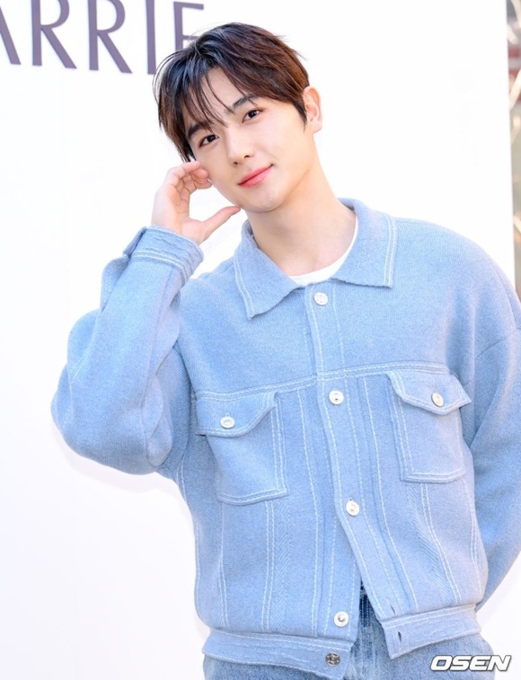 PHOTO】THE BOYZ ヒョンジェ、ブランド「BARRIE」のイベントに出席