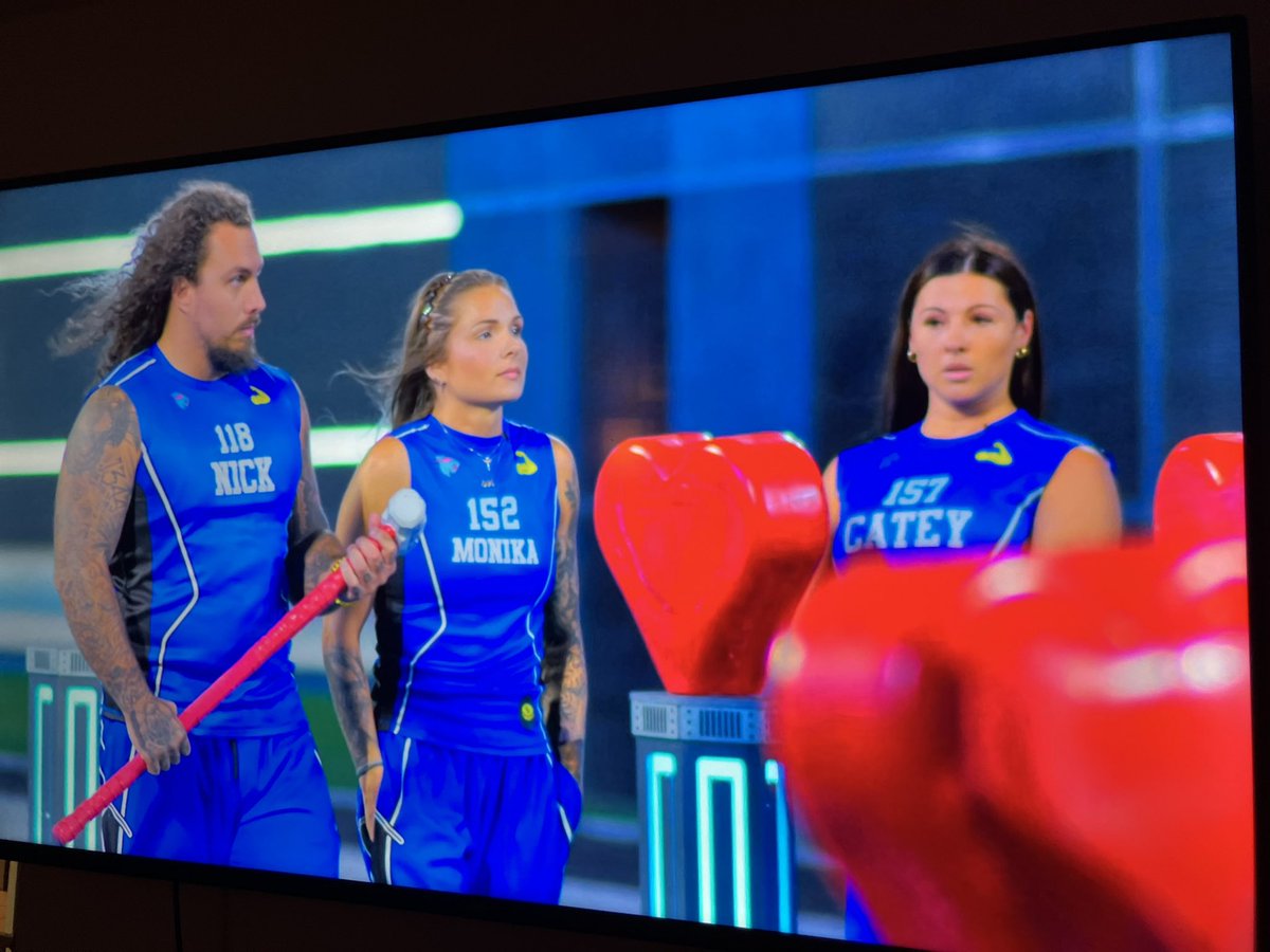 kitty4359792's tweet photo. @MrBeast @KarlJacobs_ @ChandlerHallow I think I figured out who was the third heart broken. That blue door gave it away. #mrbeast #BeastGames #dontgobreakingmyheart https://t.co/vwXuqa1fBd