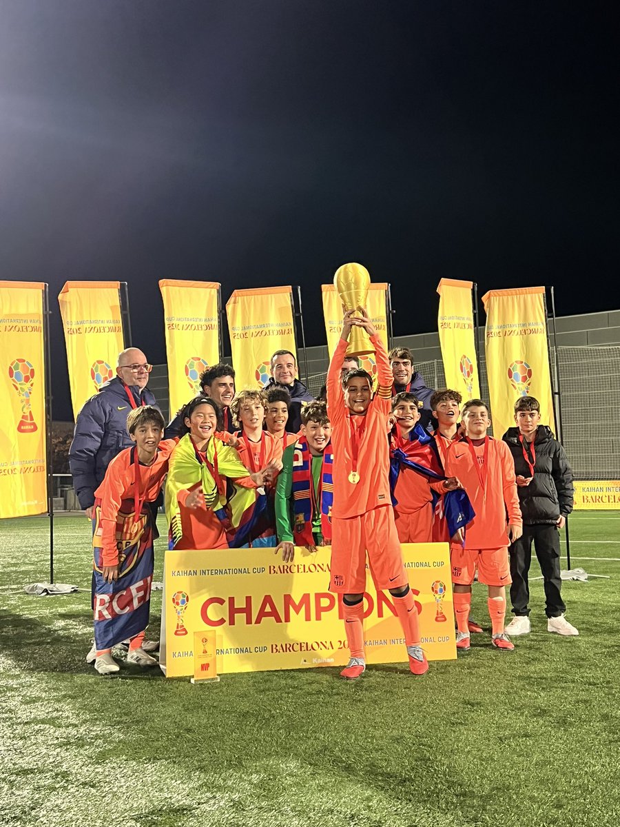 KaihanCo_Ltd's tweet image. 【KAIHAN CUP in Barcelona 】
2025/12/6-7

優勝を掴み取ったチームは...

🏆優勝
FCバルセロナ🇪🇸

🥈準優勝
FCアンドラ🇦🇩