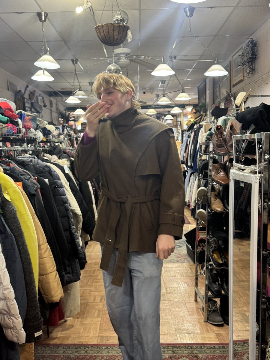 quartzscribble's tweet image. WHY WAS THIS GIVING HUNGER GAMES