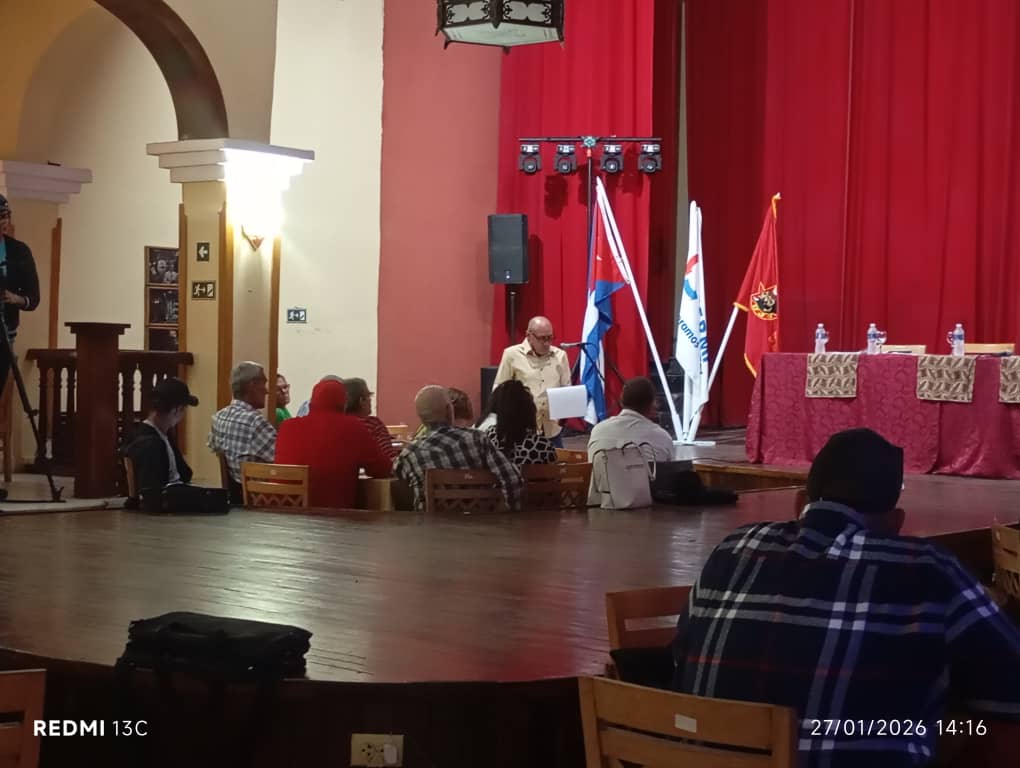 Se realiza en la ERMP de Camagüey, Reunión de Balance anual, con la presencia de Marilyn Ramos Polanco, Vicepresidenta del GER y Dayami Suárez Ramos Jefa de Inversiones del GER, para analizar los indicadores productivos de la empresa y las estrategias a seguir.