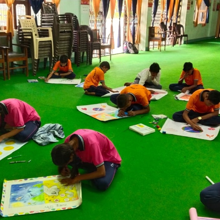 NTCP-Rashtriya tambaku niyantran karykram ke antargat adarsh bal inter college karahuli me jagrukta karyakram., chitrakala nibandh pratiyogita tatha purashkar vitran ka aayojan kiya gaya in District - Banda