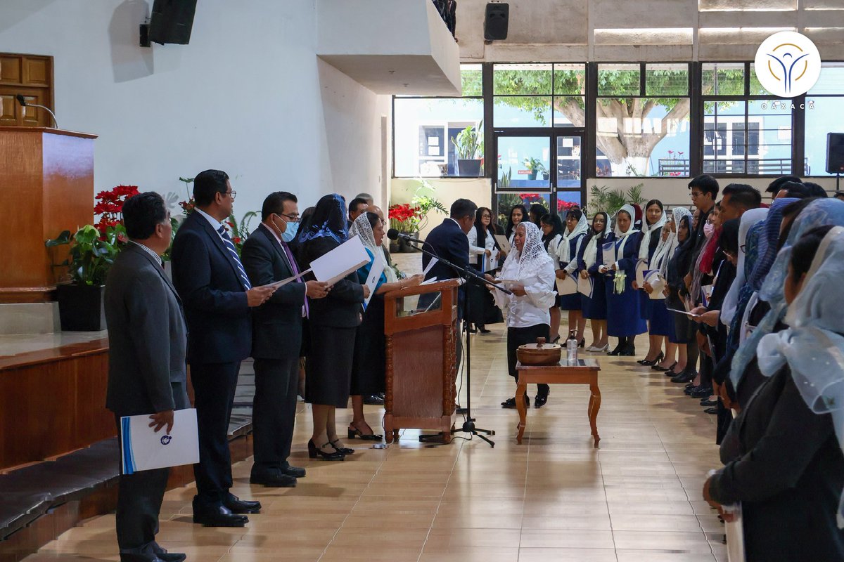 PresbiterioOax's tweet photo. Durante este acto se elevó gratitud a Dios por el ciclo académico concluido; se reconoció a egresados, se efectuó la entrega de títulos a Ministras Infantiles, se realizaron consagraciones y se encomendó el inicio de un nuevo periodo de formación.

¡Sólo a Dios la Gloria! 🧵2/2 https://t.co/EQEDeJPeJs