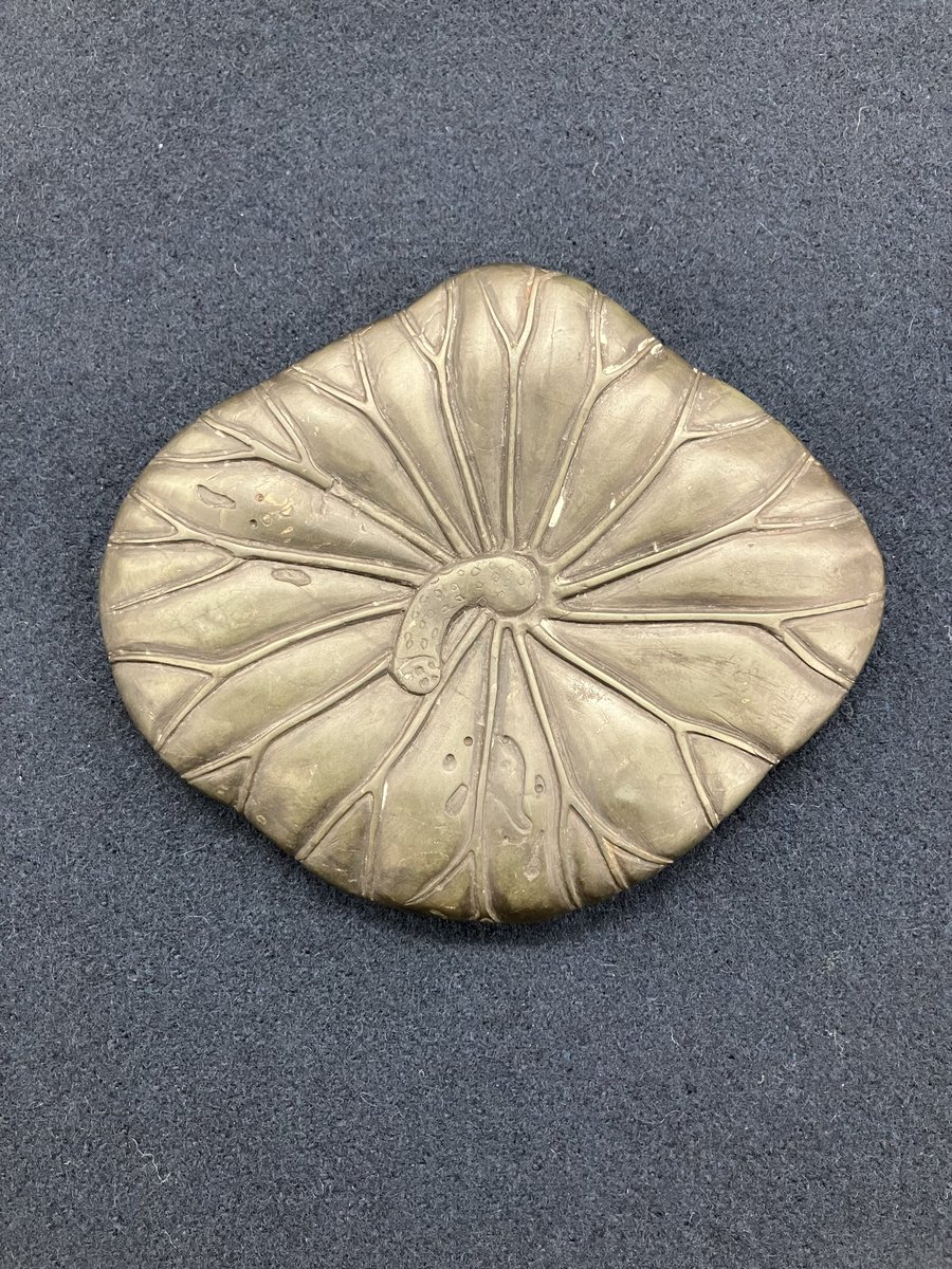 今日も彫刻に注目して硯を載せてみました これらは表だけでなく裏面に