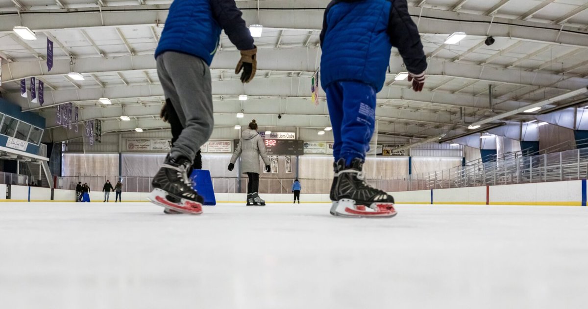 Add some sparkle to your itinerary! ✨ Public skate sessions are happening all winter at Edwards Ice Arena. Stay with us and enjoy the best of Beloit!

🔗 beloitrecreation.com/ice-arena

#Beloit #WinterFun #Home2Suites