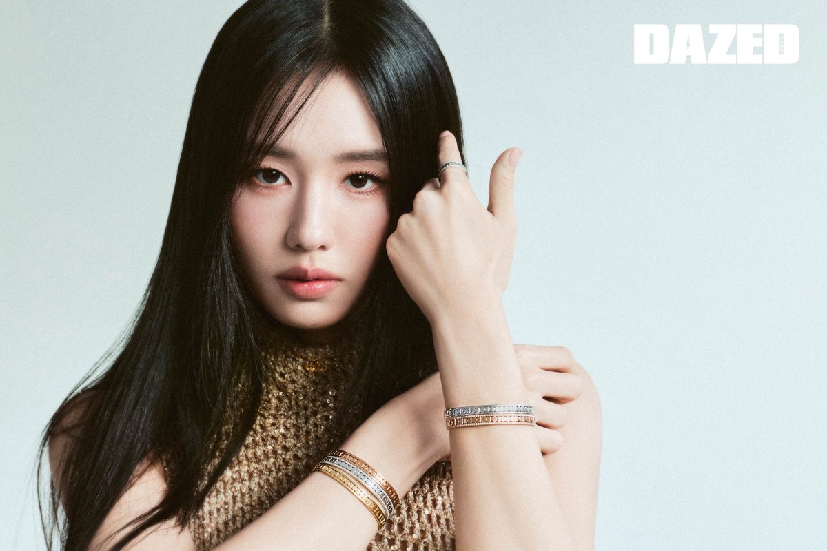 풀린 사진인줄 알았는데 하나만 풀렸구나 ••