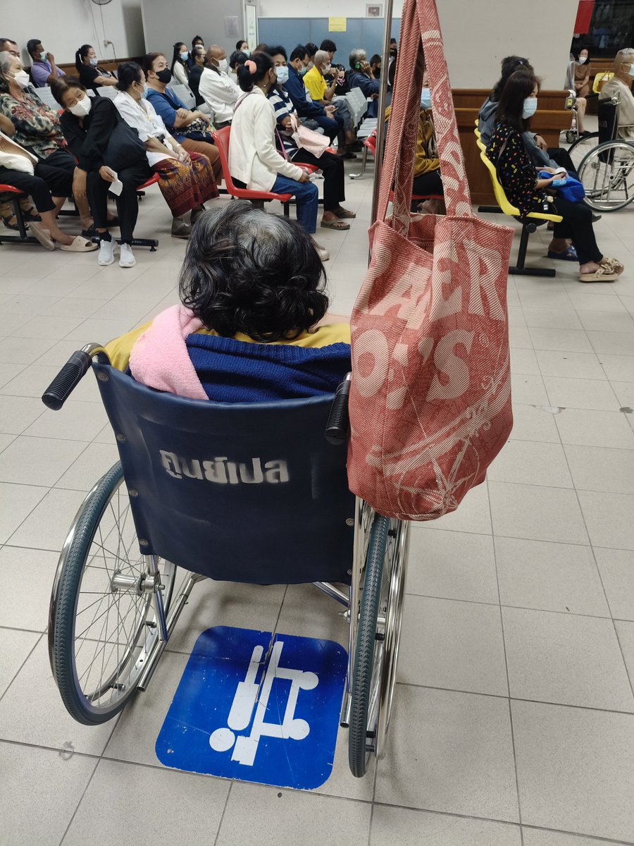 คนเทาๆ😥😥😥😥 tweet media