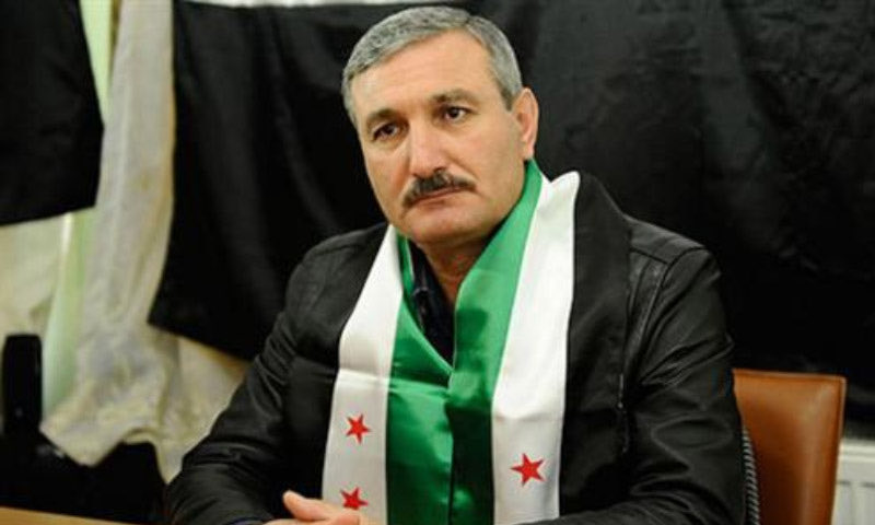 مؤسس و قائد الجيش السوري الحر سابقاً
سيادة العقيد رياض الأسعد عبر فيسبوك :

لقد التقيتُ بالسيد وزير الدفاع في بداية هذا الشهر، وتم خلال اللقاء طرح جميع الأسئلة التي وجّهتموها لي، ومنها:
•موضوع المنشقين المدنيين والعسكريين وإمكانية عودتهم إلى وظائفهم.
•ملف الشهداء والجرحى
