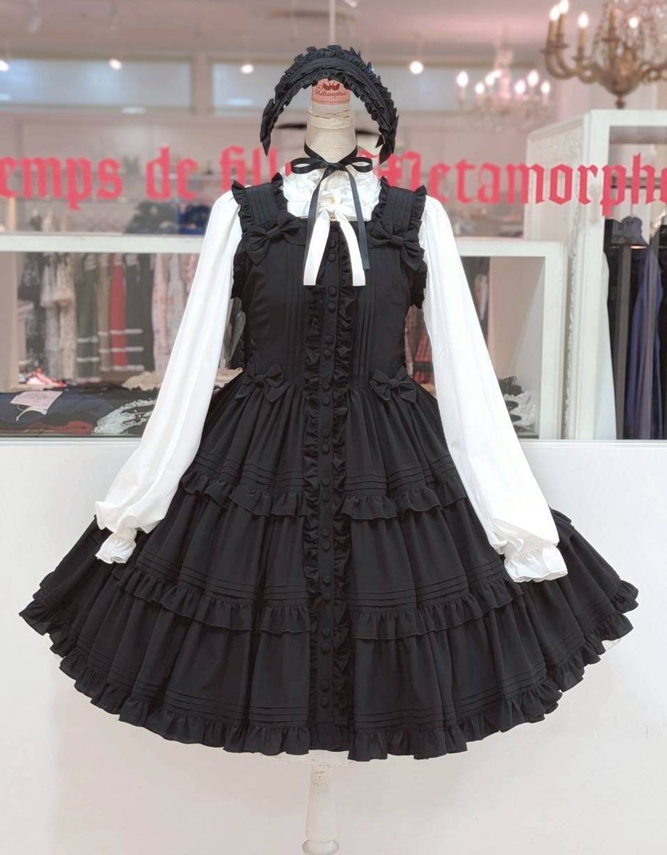 MetamorphoseEng's tweet photo. ✨🖤Recommended Styling🖤✨
Pintuck Tiered 2025
https://t.co/bzaGmITqUn

① JSK+HD
② ①+Bolero
③ ②+Regular-Length Skirt
④ ②+Mid-Length Skirt

color: Black
#pintuck #pintuckdress #tiereddress
#metamorphose #mtdf #Lolitafashion https://t.co/UQJMz5rDWT
