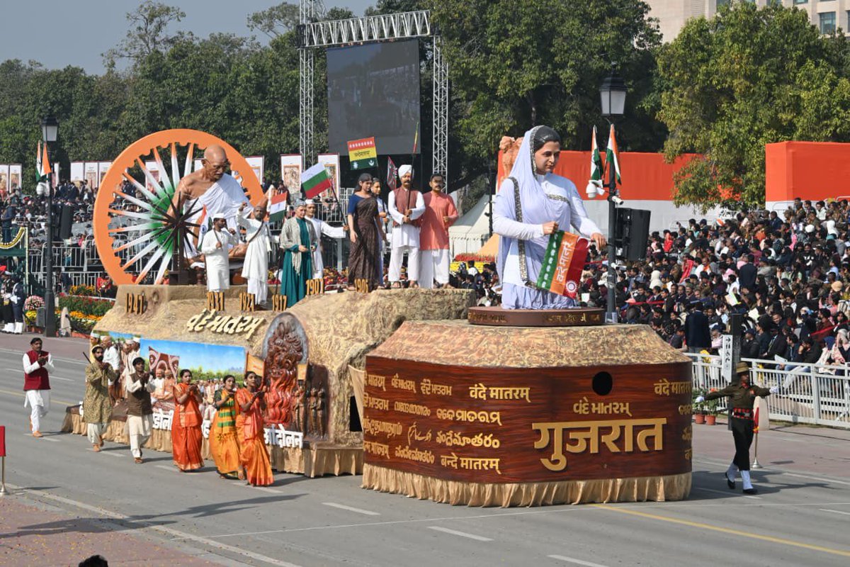 collectorjunag's tweet photo. ગૌરવવંતું ગુજરાત! સતત ચોથા વર્ષે અવ્વલ…

77મા પ્રજાસત્તાક પર્વ પર દિલ્હીના કર્તવ્યપથ પર ‘સ્વતંત્રતા કા મંત્રઃ વંદેમાતરમ’ થીમ પર આધારિત ગુજરાતના ટેબ્લોએ 'પોપ્યુલર ચોઇસ એવોર્ડ' શ્રેણીમાં સતત ચોથી વાર પ્રથમ સ્થાન મેળવી રચ્યો ઇતિહાસ...

#GujaratTableau2026

@CMOGuj https://t.co/Zj3Eah5JrN