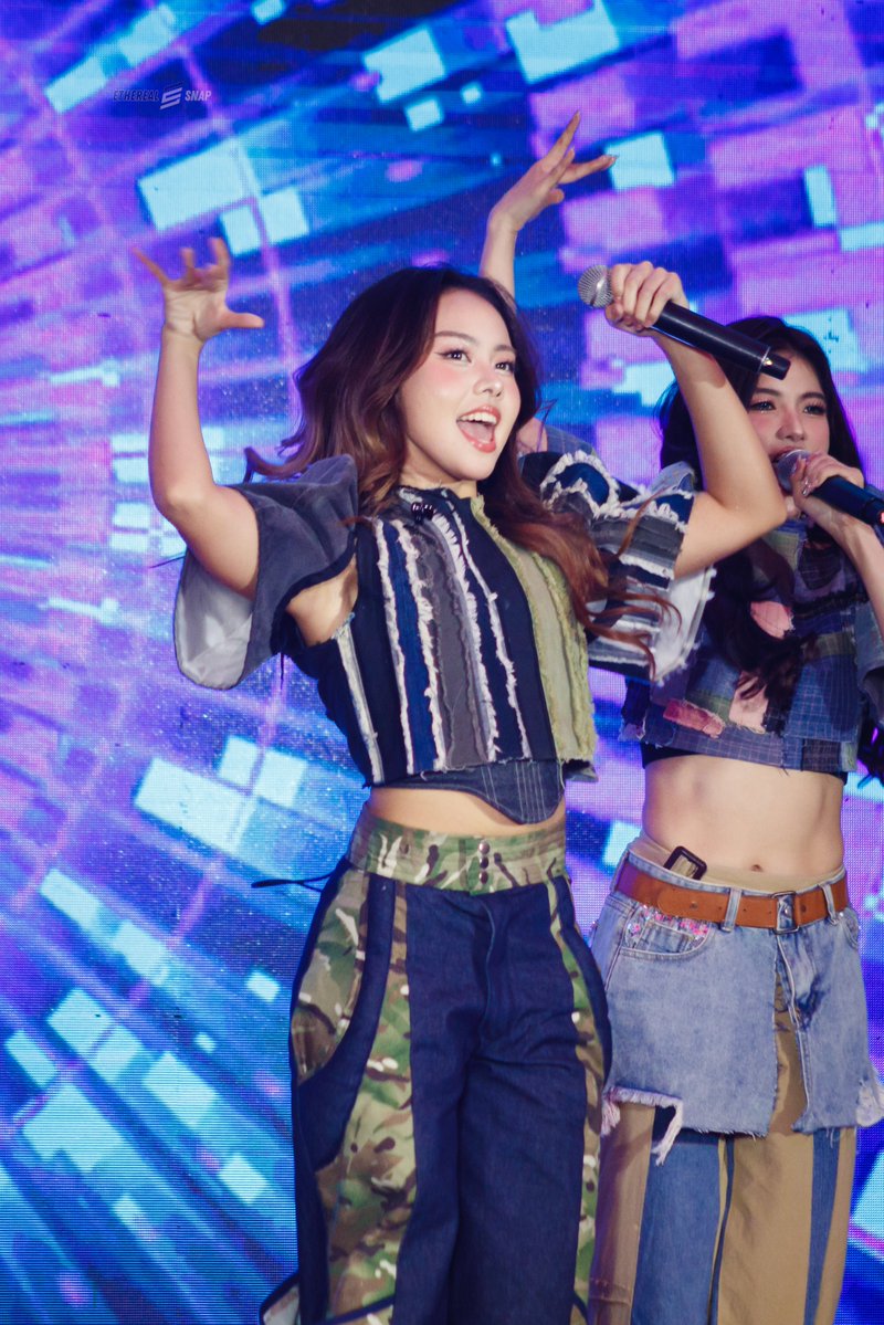 EtherealSnap's tweet image. 260128 KAIA Sophia
⌜ Round Festival Presscon ⌟

KAIA AT ROUND PRESSCON
#KAIA #KAIA_SOPHIA 
#ROUNDinPhilippines #ROUNDFestival2026