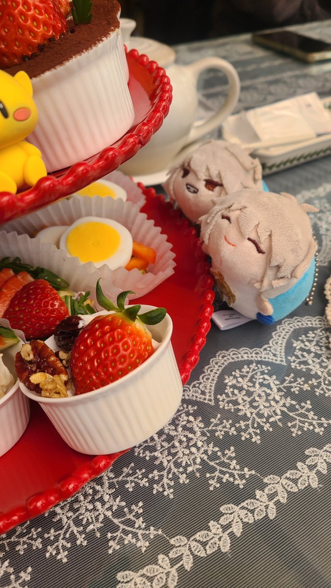 hoshinonaikai's tweet image. 바쿠바쿠와 유세이에게 엄청 많이 먹이고 왔습니다,,,/////