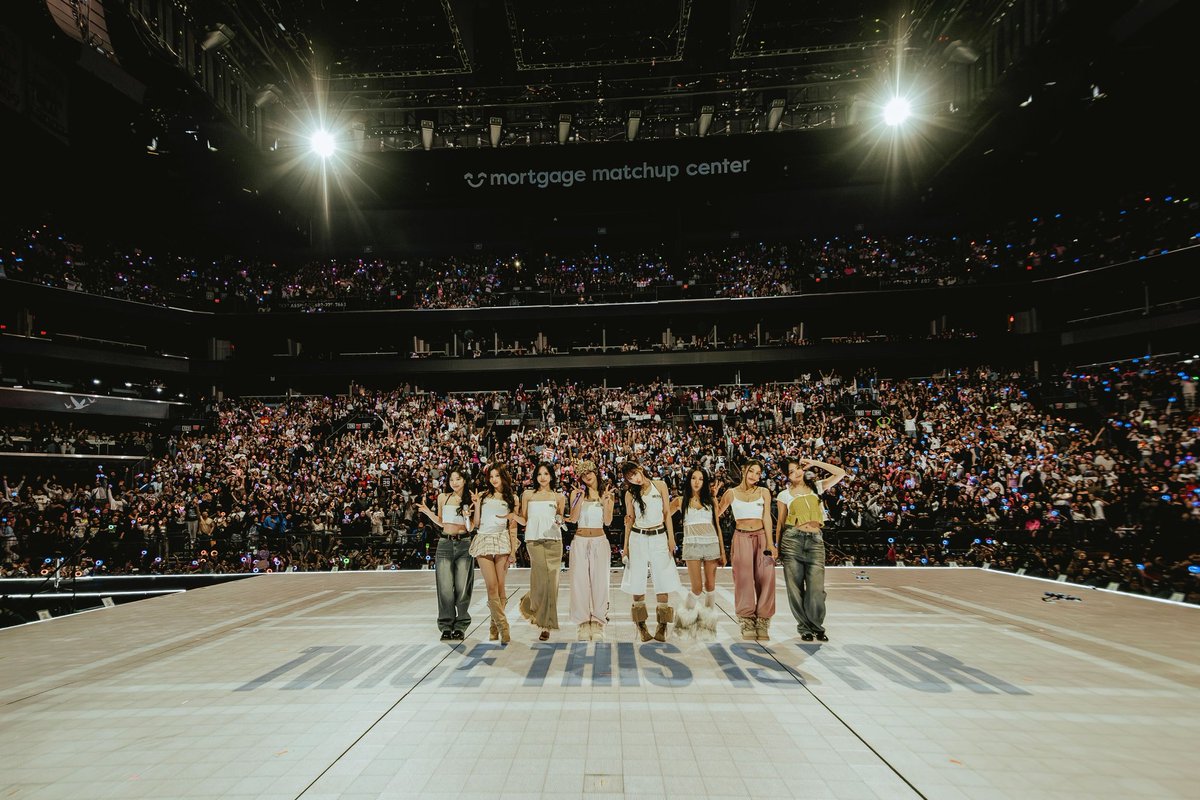 JYPETWICE's tweet image. TWICE &amp;lt;THIS IS FOR&amp;gt; WORLD TOUR IN PHOENIX

Thank you, PHOENIX💙

#TWICE #트와이스 #THISISFOR
#TWICE_THISISFOR_WORLD_TOUR
#TWICE_THISISFOR_WORLD_TOUR_IN_PHOENIX