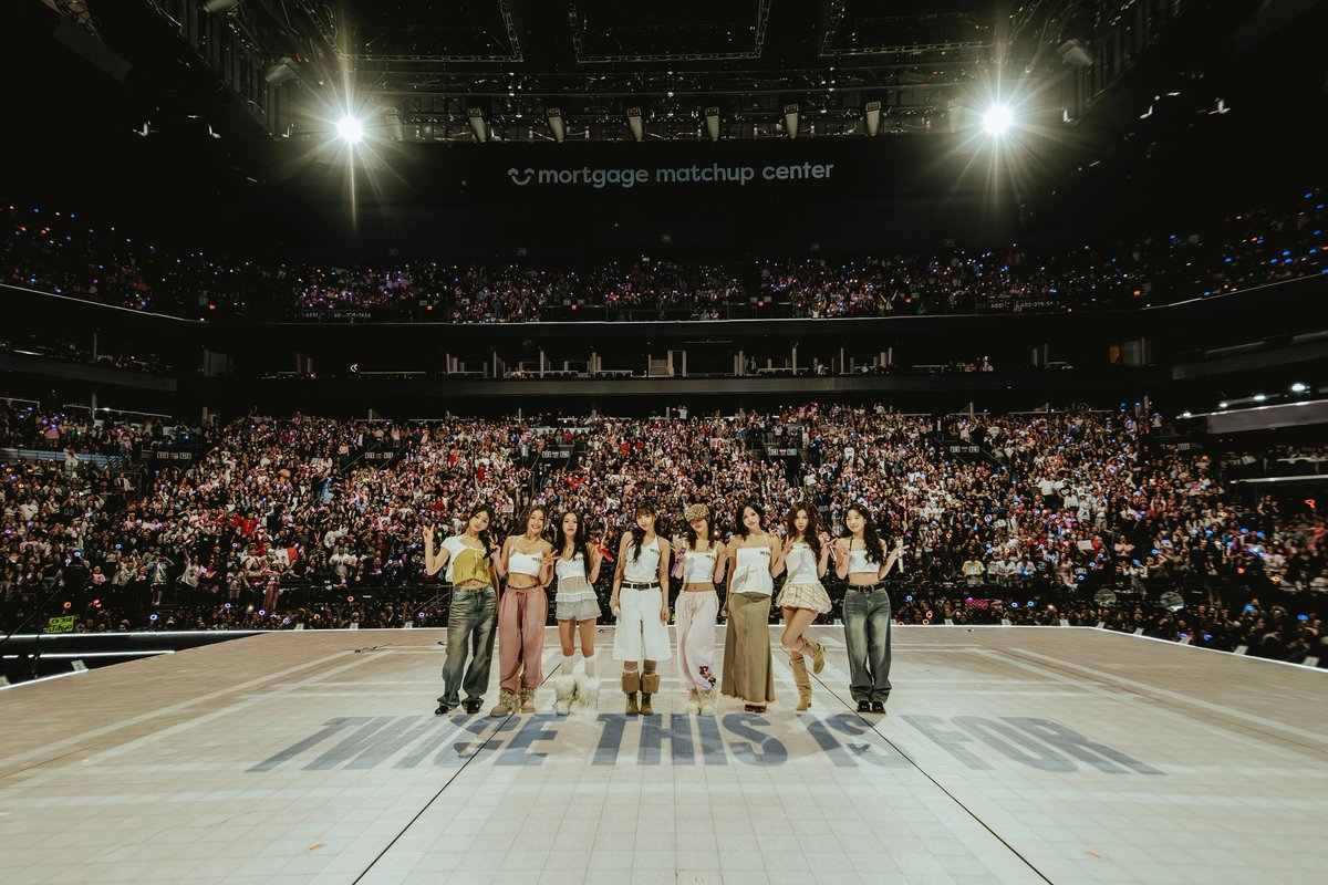 JYPETWICE's tweet image. TWICE &amp;lt;THIS IS FOR&amp;gt; WORLD TOUR IN PHOENIX

Thank you, PHOENIX💙

#TWICE #트와이스 #THISISFOR
#TWICE_THISISFOR_WORLD_TOUR
#TWICE_THISISFOR_WORLD_TOUR_IN_PHOENIX