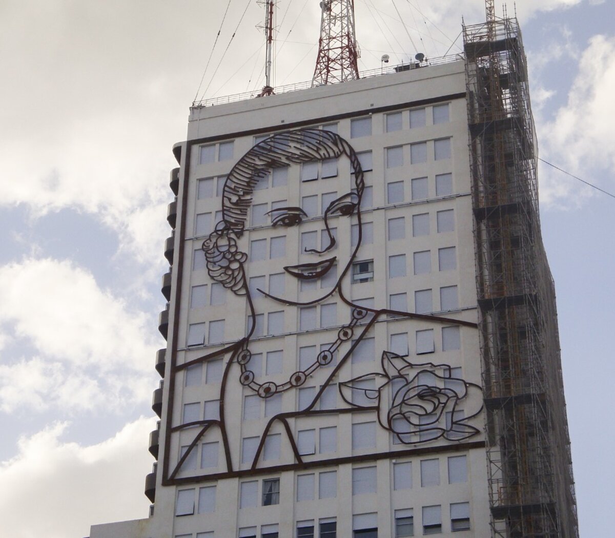 Hay que sacar esto de una vez por todas. Basta de peronismo, basta de mantener esperanzas al partido político más corrupto de la historia. Fin