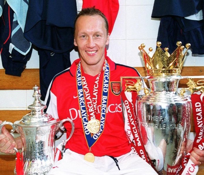 Garyfooballnut's tweet photo. OTD in 1988, Lee Dixon signed for The Gunners from Stoke City for £350,000. Lee made 619 appearances from 1988 to 2002.
4th highest. Great RB. 🔴⚪️ ⚽️👏 https://t.co/4mh4EYIRPl