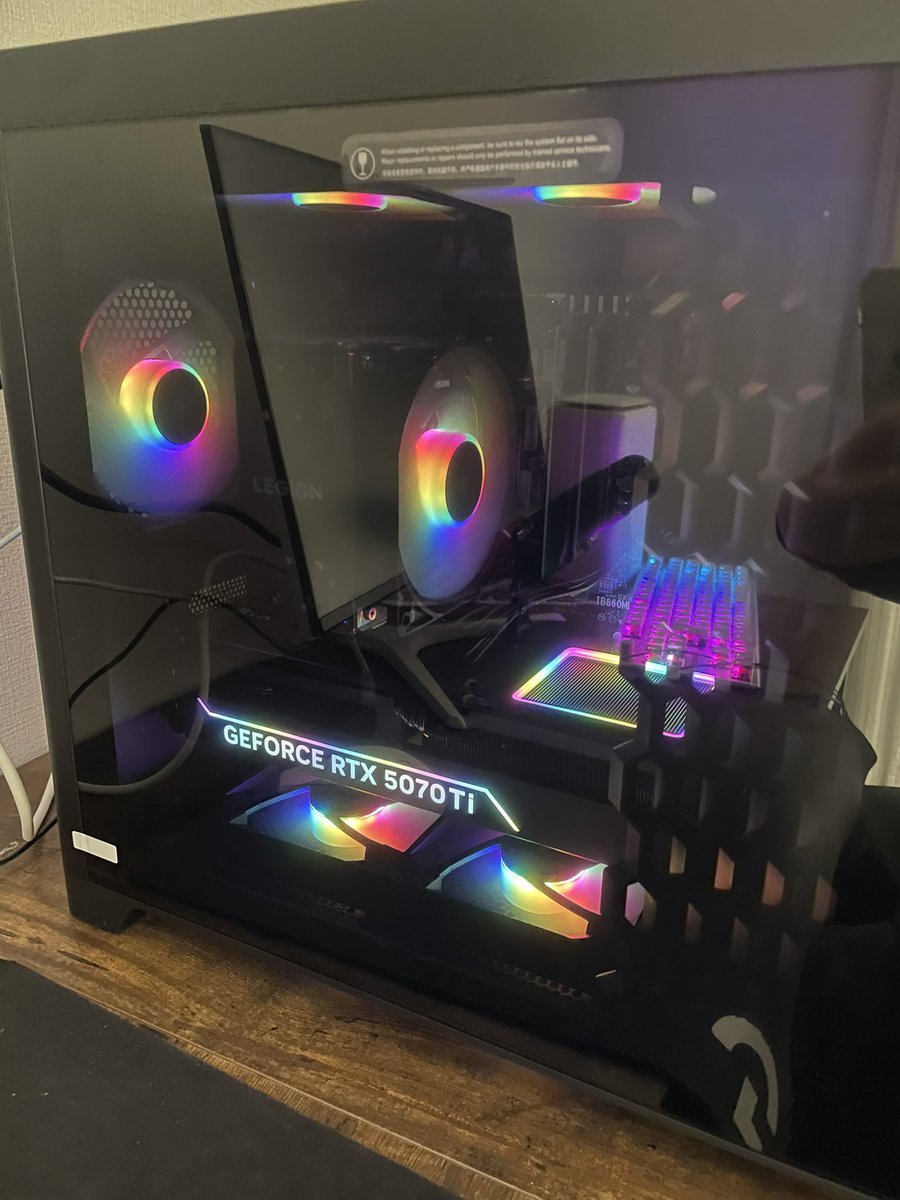 新しいpcかっこよすぎる