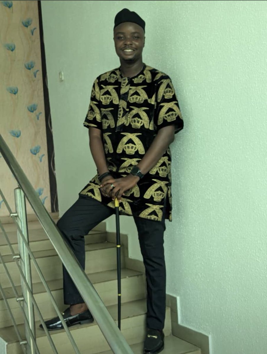 JelsClothier's tweet photo. #Mondaymotivaion for you to patronize us today. A picture of @Lakesyde_ looking dapper in a fit made for an Odogwu by Jels Clothiers ✨ #JelsMan 

Pls RT https://t.co/BwEXgJUIyw