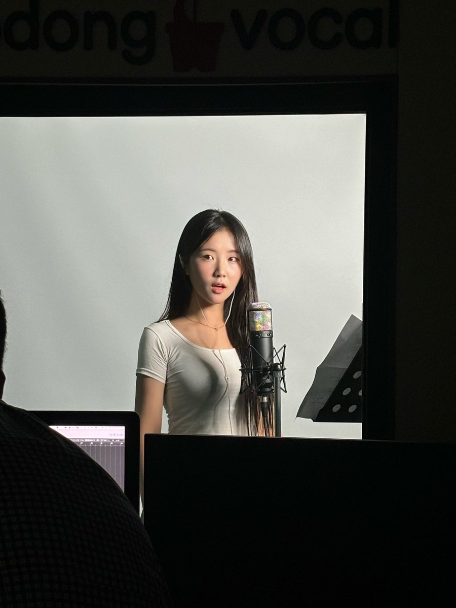 ダウォンです❤️
次の公演で披露する新曲を
レコーディングしてます✨

#ミナサマ 楽しみにしてくださいね！

#日常応援団 #잇츠온 #ITSON 
#ダウォン #다원