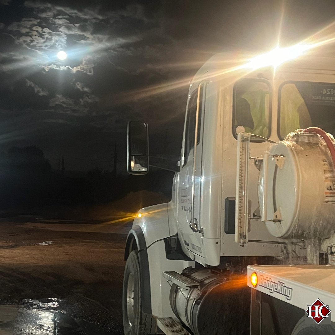 HatchConcrete's tweet photo. It's a Halloween moon! A beautiful early morning here at the ready-mix. Hatch ready-mix concrete ready for you to pour out! "This Mud's for You" https://t.co/mOZUKzu5BK - 928-358-9432
#hatchconcrete #readymix #readymixconcrete #readymixconcretesupplier #concrete #thismudsforyou https://t.co/fskE1isF61