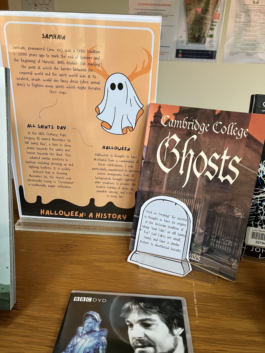 It's starting to look a bit spooky in the Library! 🎃👻 You can find a collection of Halloween-appropriate titles to browse in the lobby.