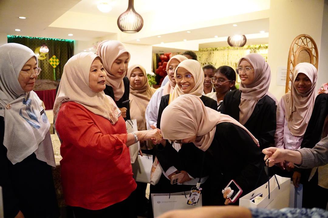 tokmatn9's tweet photo. Pada sebelah petang pula, saya kembali ke Kuala Lumpur bagi meraikan 60 orang pelajar2 dari SMK Dato’ Sedia Raja, Rembau dalam satu jamuan minum petang
#BuktiBukanSekadarJanji
#ParlimenRembau
#Rembau
#TeamTokMat https://t.co/zAZh3u1Efd