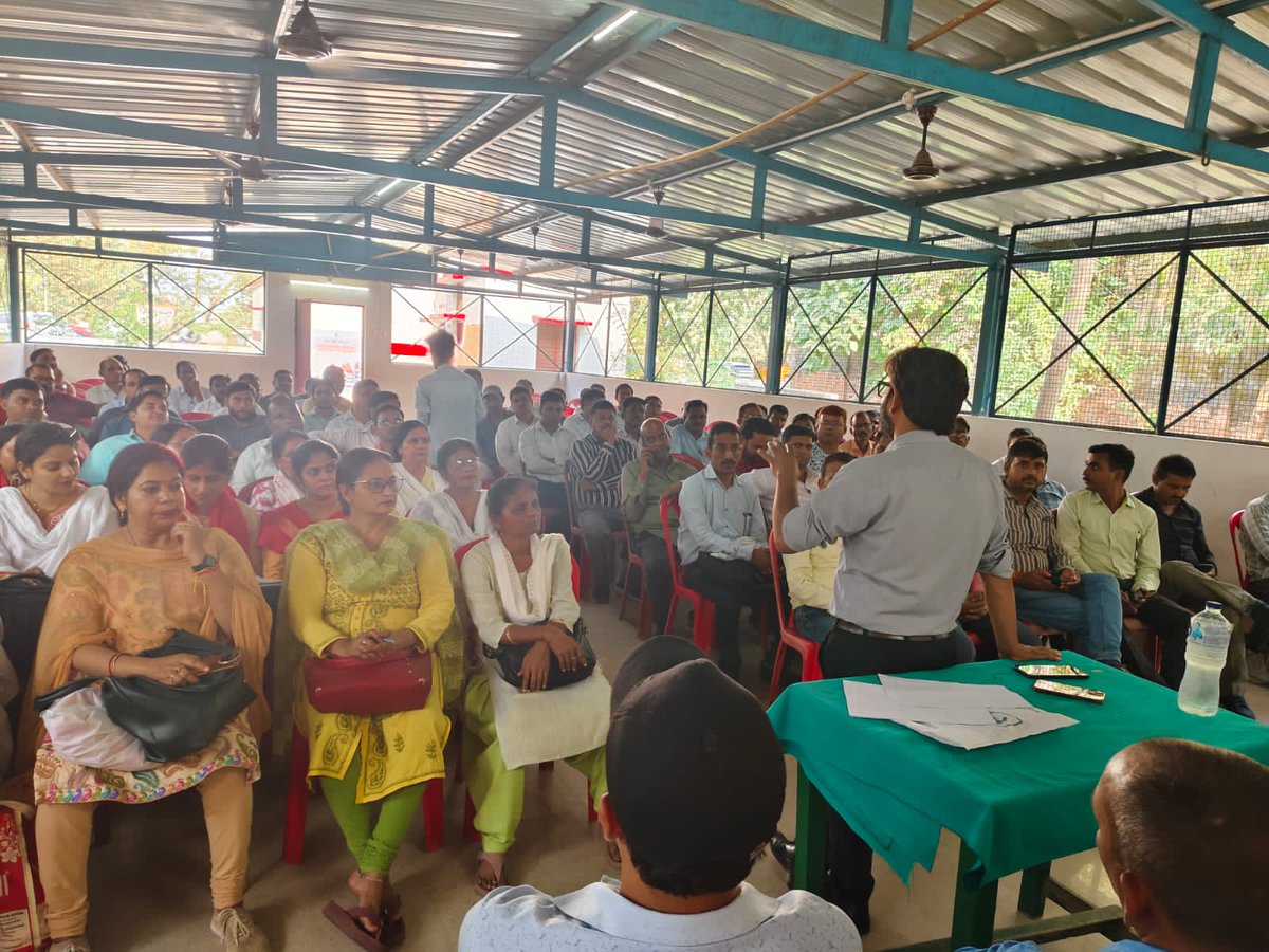 spsinghkheri's tweet photo. जनपद में NAT 2024 (NIPUN ASSESSMENT TEST) परीक्षा और NAS (PARAKH NATIONAL ACHIEVEMENT SURVEY - 2024) की तैयारी एवं OMR अभ्यास से संबंधित बैठक में प्रतिभाग किया एवं शिक्षक साथियों का उन्��ुखीकरण किया ।
#NAT2024 
#NAT2024KHERI 
#nas2024 
@ncert 
@basicshiksha_up https://t.co/hxz2hoVrje