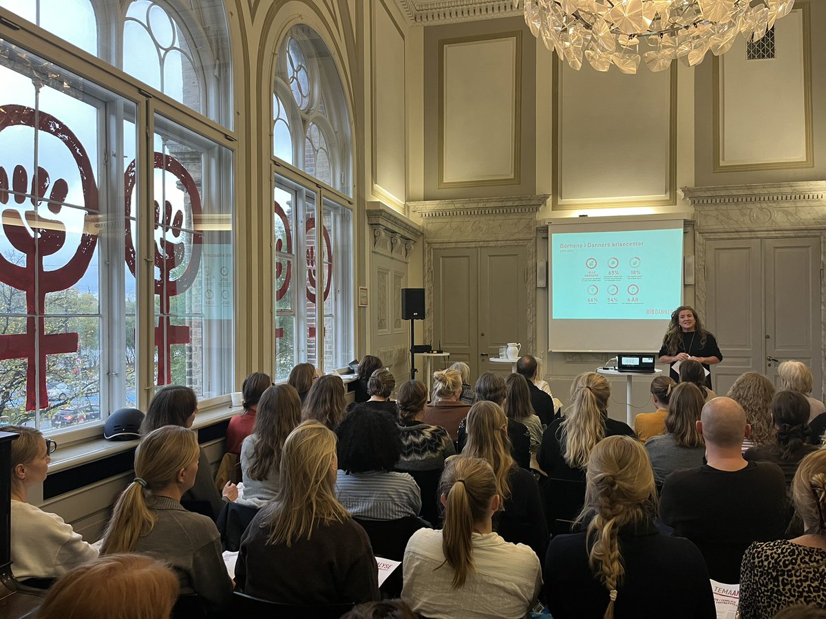 Leder af krisecentret i <a href="/DannerDk/">Danner</a> <a href="/LamhaugeMaria/">Susanne Maria Lamhauge</a> fortæller om børnene i Danner: “Børn, der lever i hjem, hvor mor udsættes for vold, er også voldsudsatte”.