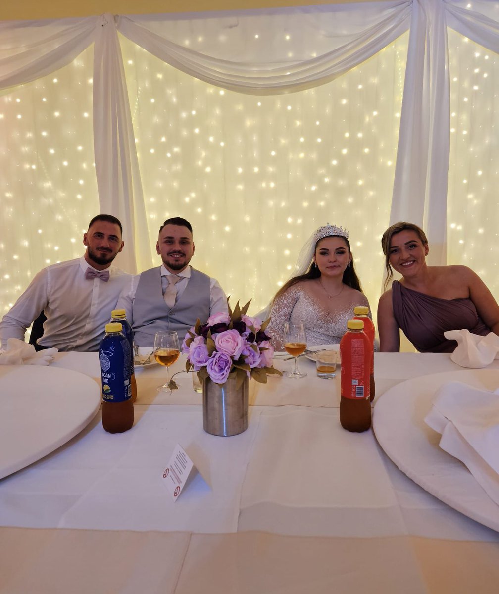 MrNeverG1veUp's tweet photo. Eine der geilsten Hochzeiten der letzten Jahre. Lieber Chicken Schwager Semir, liebe Dilaila: Es war uns eine Ehre eure Trauzeugen zu sein. ☺️
Zara & ich wünschen euch von Herzen alles Liebe für eure gemeinsame Zukunft. ❤️
#hochzeit #braut #bräutigam #trauzeugen #party #liebe https://t.co/4L8207bV3F