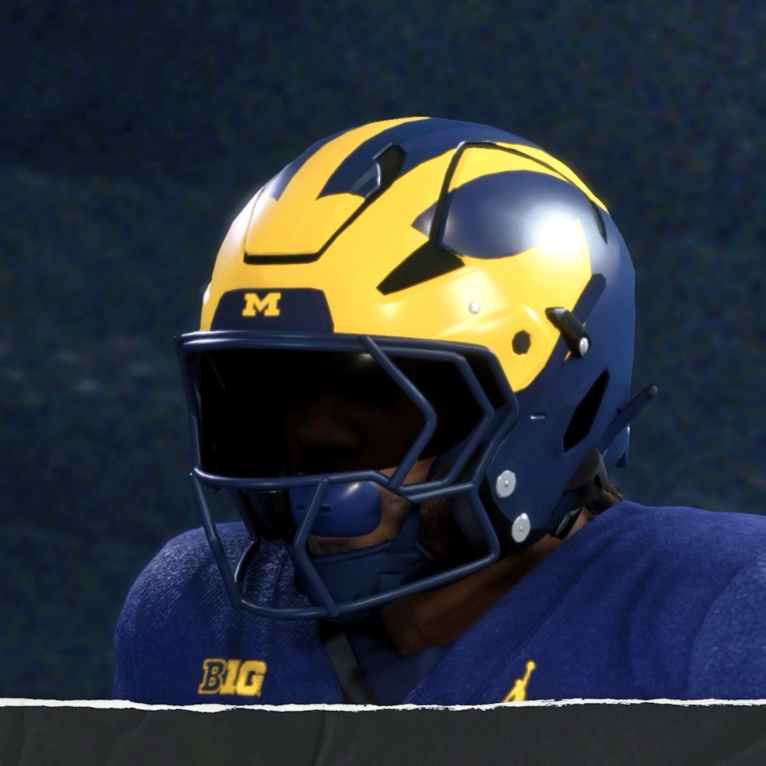 RiddellSports's tweet photo. Axiom Full Face Masks: They’re in the game ✅ @EASPORTSCollege https://t.co/2XXWPLP3Gb