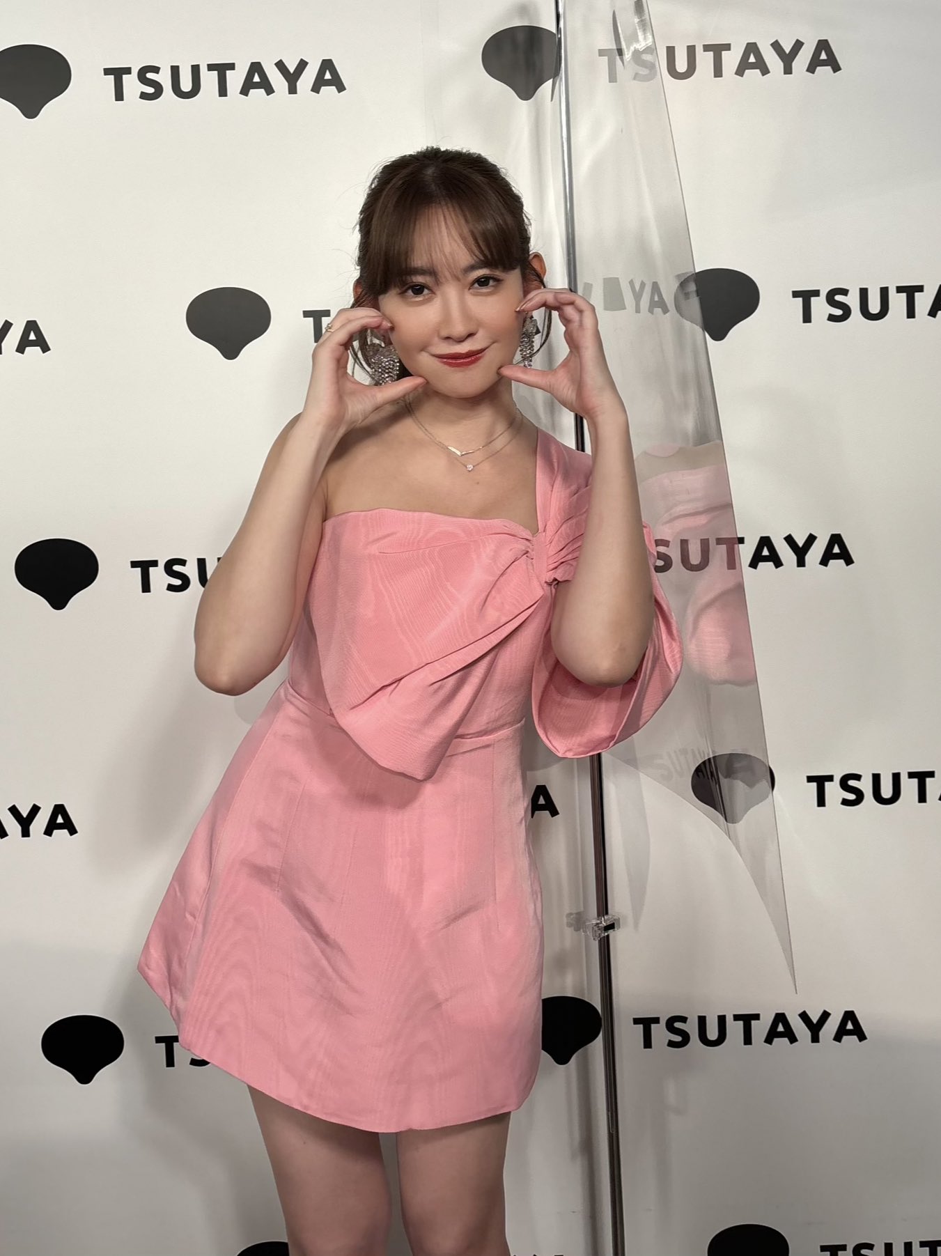 Her 本・雑誌・漫画 小嶋陽菜 写真集 かもしれない限定 抱き枕カバー