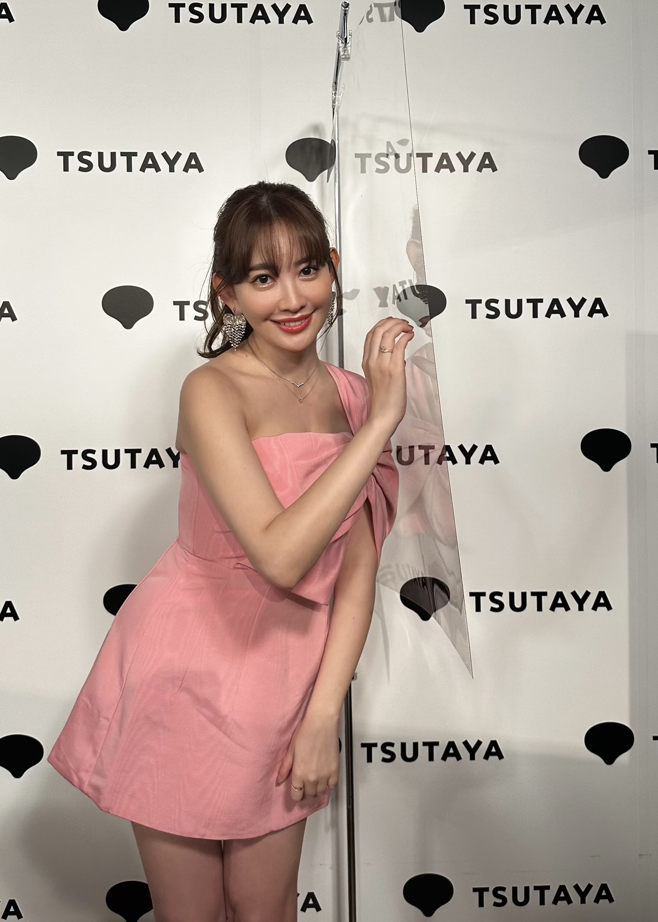小嶋陽菜の画像  / X