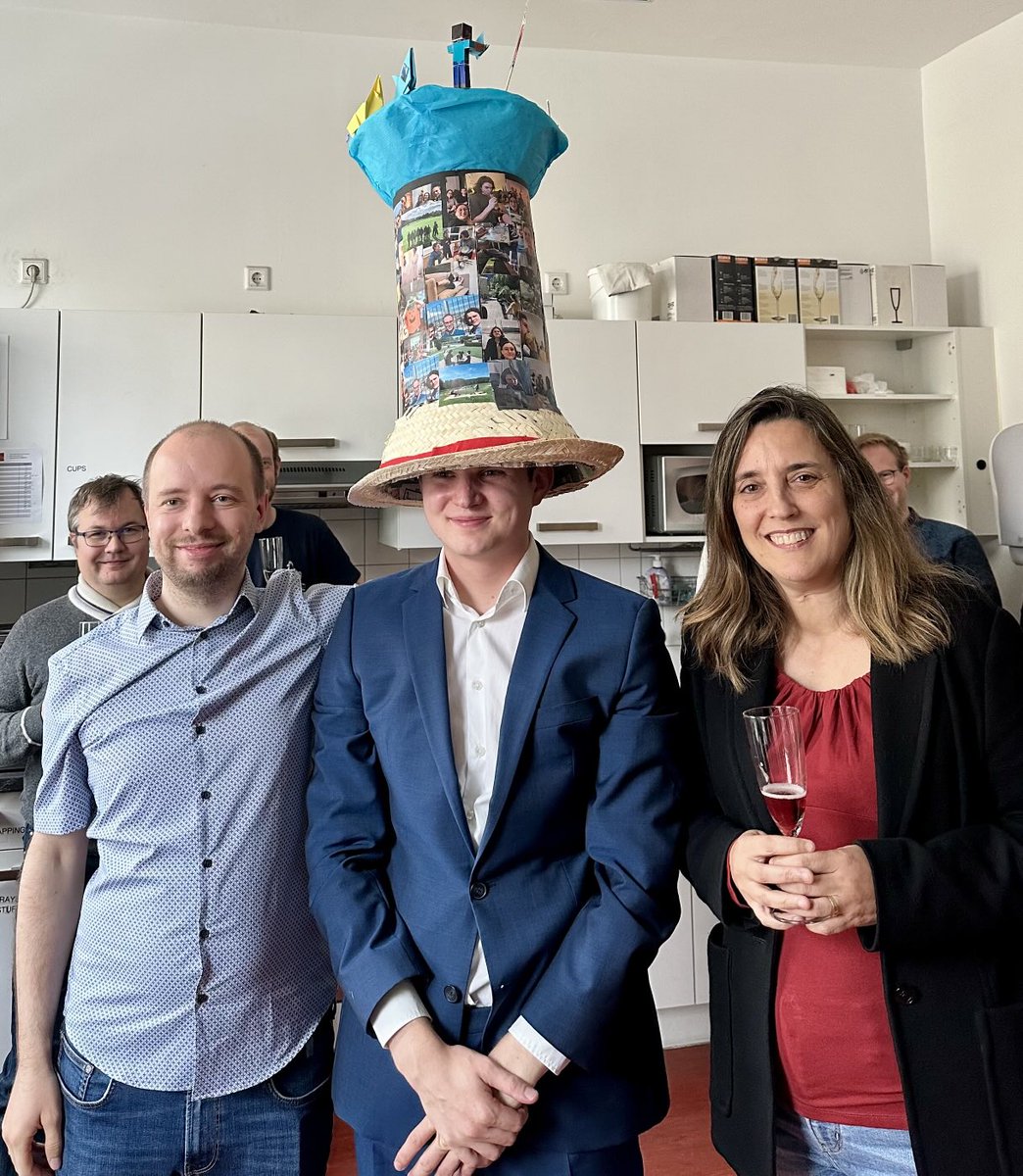 theo_chem's tweet image. A new Doctor in the group!
Congratulations @SeverinPolonius for an outstanding defense today ! 🥂
A legacy for the community #LVC/MM with @sebastian_mai14 to be used with 🦈!
@stem_univie
