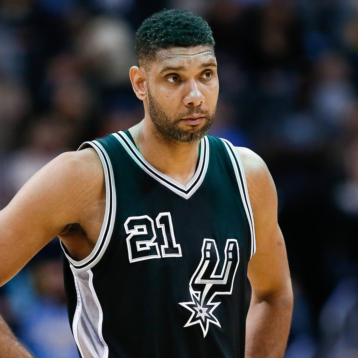 Stephen Jackson thinks Tim Duncan gets overlooked in the GOAT debate:

“He’s definitely on my [list]. I mean how could he not be?… He should be in the Top 5 of best of all-time.”

(via <a href="/bigpodwithshaq/">The Big Podcast</a>)