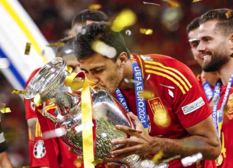 City_Chief's tweet photo. Why Rodri Deserves a #BallonDor: 

👕 63 games
⚽️ 12 goals
🅰️ 14 assists
🏆 Premier League winner
🏆 EURO’s winner
🏆 FIFA Club World Cup Winner
🏆 UEFA Super Cup winner
🏆 Community Shield Winner 
🏅 EURO’S Player of the Tournament
🏅 FIFA Club World Cup Player of the Tournament https://t.co/NjPsmlcePr